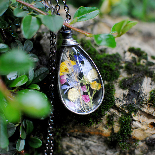 wisiory Naszyjnik kolorowa łąka łezka