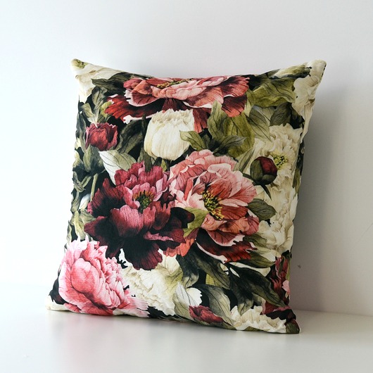 poduszki z grafiką Welurowa poduszka dekoracyjna w kwiaty Peonies 01