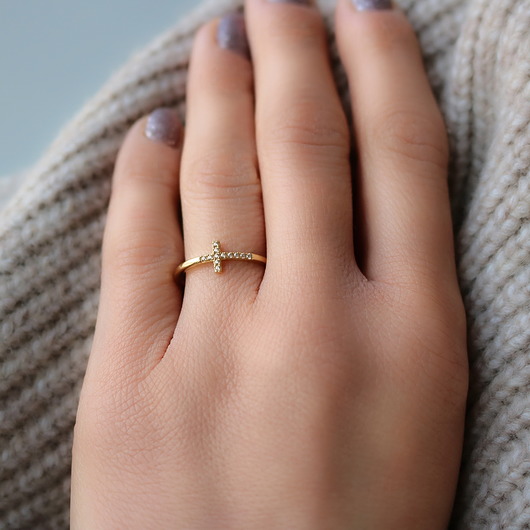 pierścionki złote Pierścionek krzyżyk z cyrkoniami srebro 925