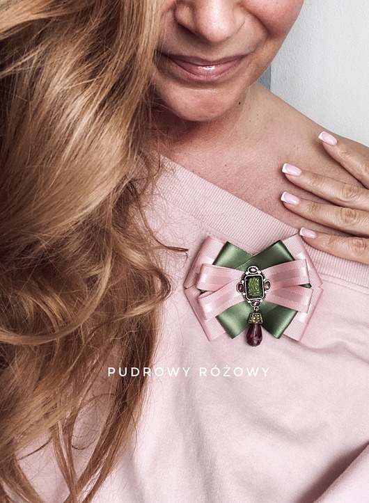 broszki Brosza z artystyczną ozdobą, zielonym kryształkiem New