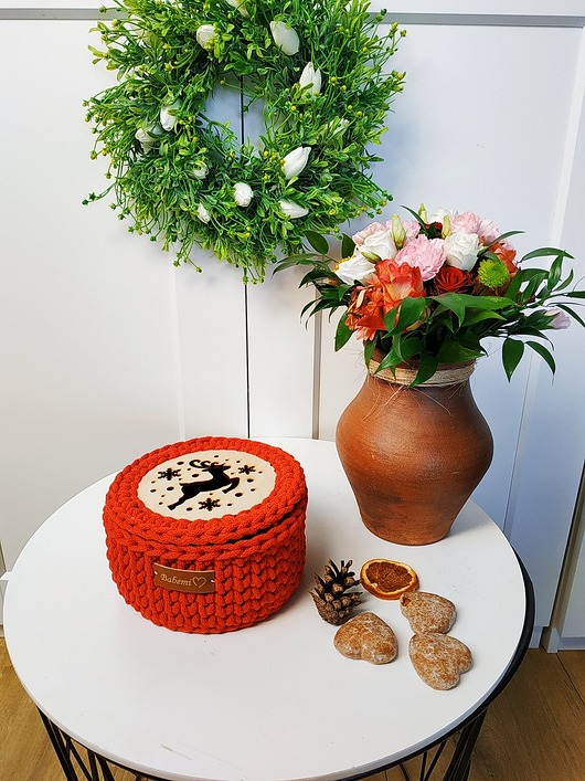 dekoracje świąteczne Kosz prezentowy świąteczny z motywem renifera " Reindeer Gift Basket"