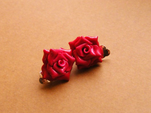 FIMO collection: klipsy Czarna Pantera