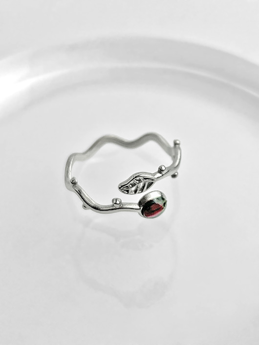 pierścionek z żywicy Delikatny pierścionek z kwiatem wrzosu