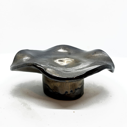 świeczniki i świece Ceramiczny, ręcznie formowany świecznik, Czechy 1992 rok.