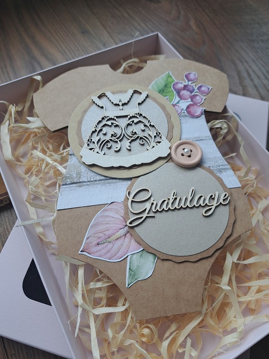 kartki scrapbooking Kartka z okazji narodzin córeczki (w pudełku)