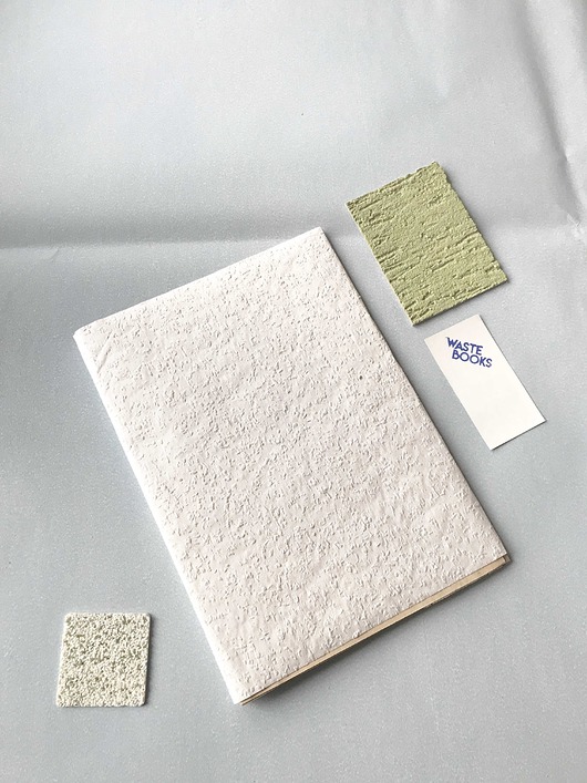 Zeszyt A4 w kratkę + zestaw papierów Wastebooks