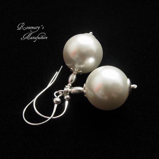 Simpliest Pearls: White by Matusevic