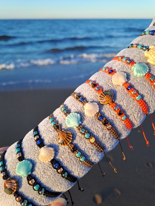 bransoletki na sznurku Bransoletka MUSZLA