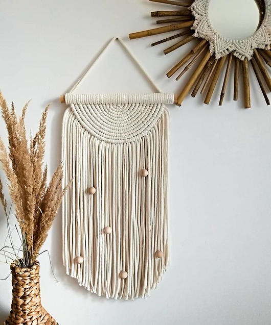 Makrama Boho ecru z drewnianymi koralikami Zaplątana W Sznurki