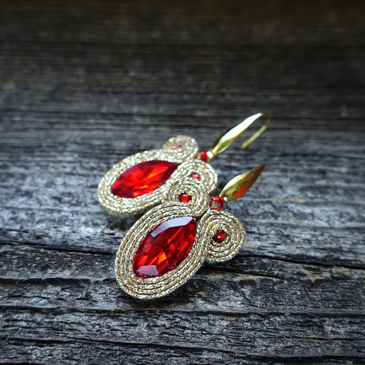 Złoto- czerwone kolczyki soutache Mró Soutache