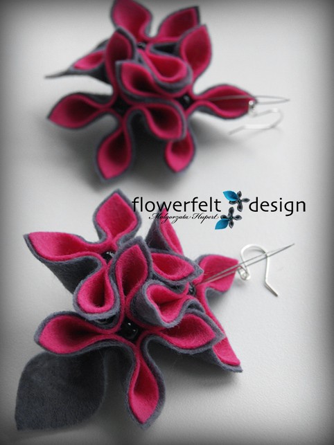 różowe w szarym-Biżuteria Autorska FlowerFelt Design