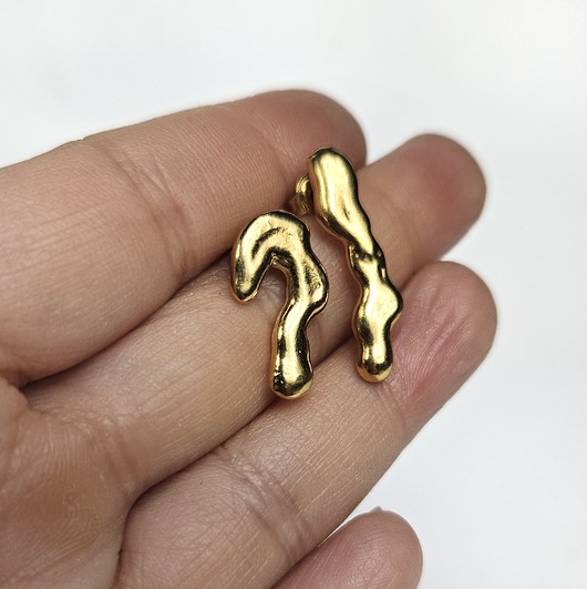 kolczyki pozłacane Asymetryczne organiczne kolczyki pozłacane  SMUGI