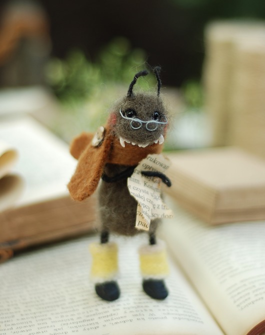 Mol Książkowy-staruszek BoboLobo Handicraft