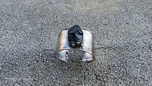 bransoletki wire wrapping Turmalin jak węgiel- bransoletka regulowana