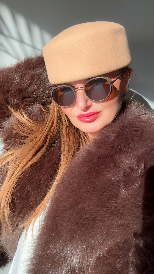 czapki damskie Toczek beret wełniany / fascynator karmel- toffe