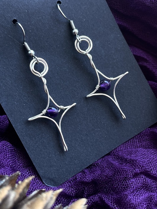 kolczyki wire wrapping Minimalistyczne srebrne długie kolczyki z ametystem