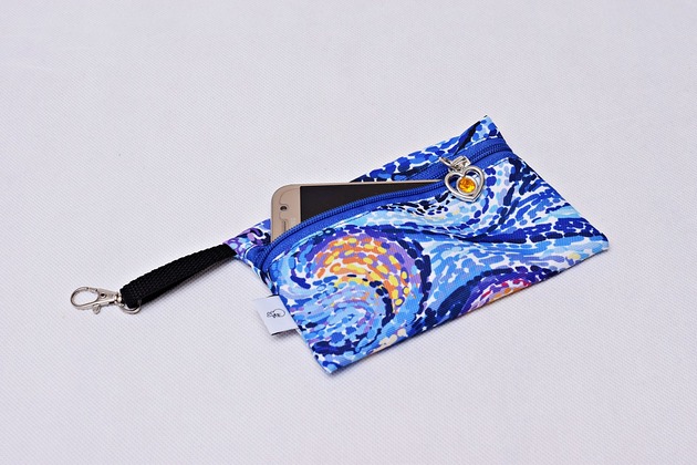 Etui na telefon na klucze wodoodporne fale Uszyciuch