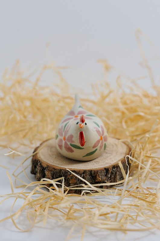 ozdoby wielkanocne Kurka kwiecista różowa