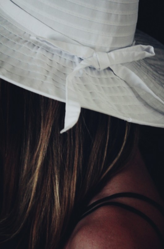 WHITE  s e n s e  LABORATORYART