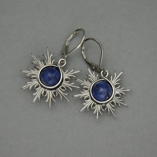 kolczyki wire wrapping Niebieskie kolczyki słońce sodalit wire wrapping słoneczka
