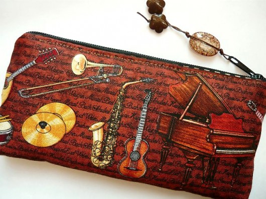 Instrumenty... -piórnik Gazynia
