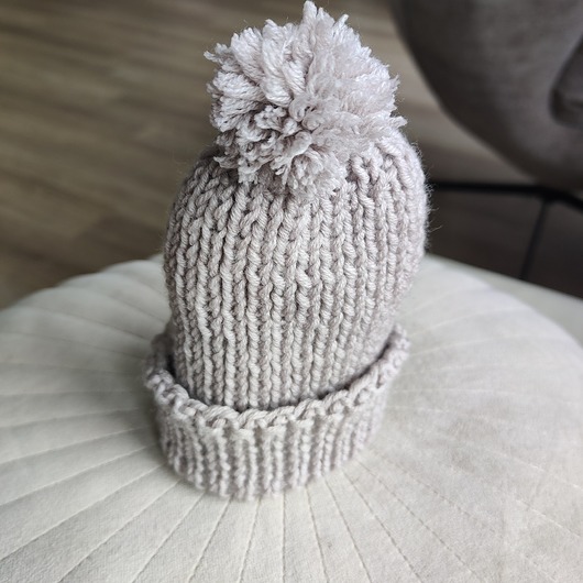 niemowlak - inne Ręcznie robiona czapeczka z wełny merino z pomponem Baby pompom