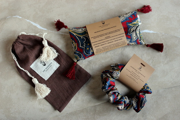 Zestaw  jedwabny PODUSZKA NA OCZY+SCRUNCHIE VENUSS concept store