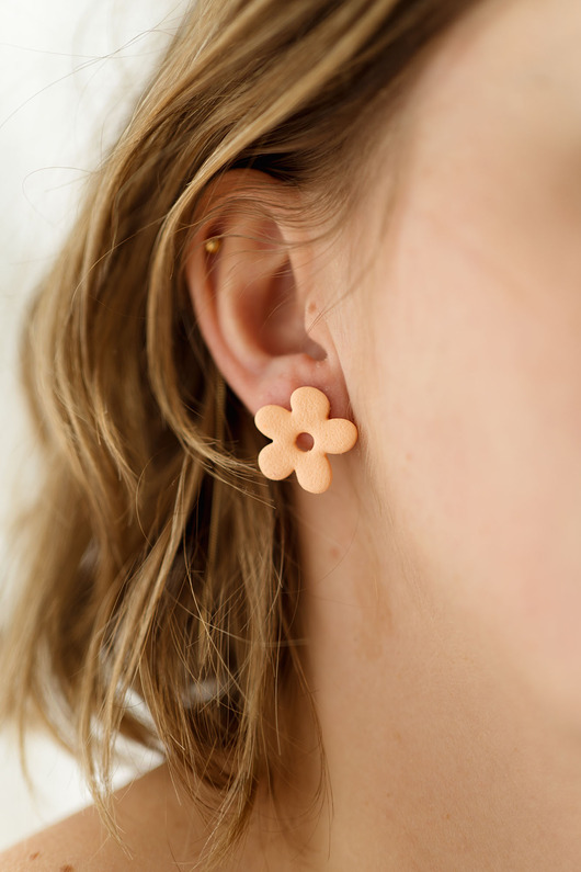 kolczyki z masy plastycznej Sztyfty kwiatki mini turkusowe