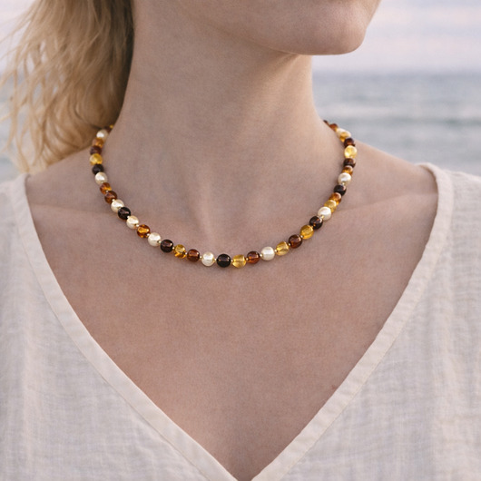 korale Naszyjnik z bursztynu bałtyckiego i pereł, korale bursztynowe