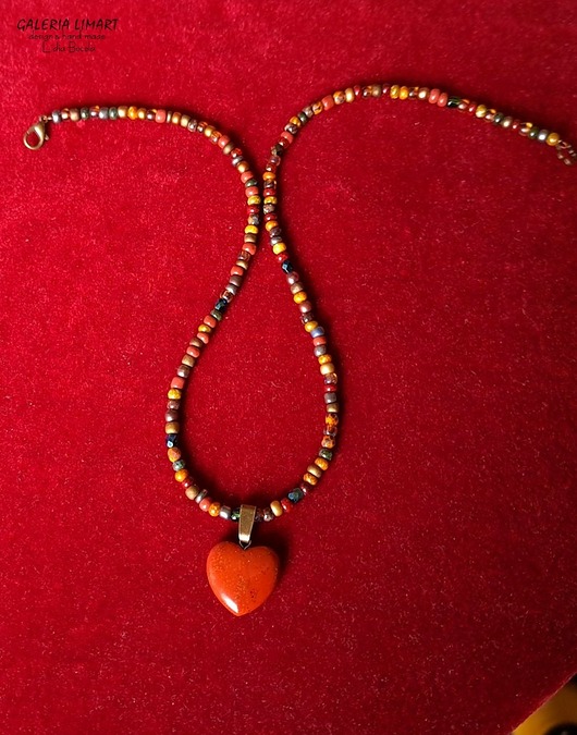 wisiory Urocze serce z jaspisu brekcja prezent  handmade dla ukochanej osoby