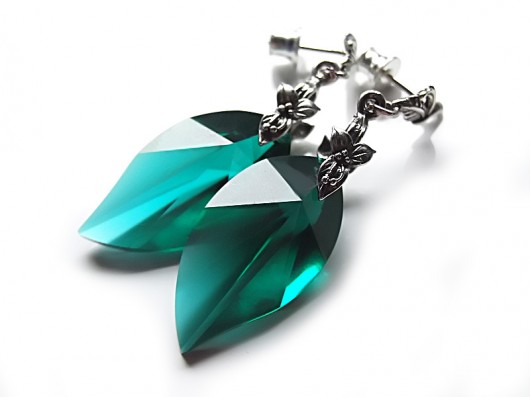 Tieleń - kryształ Swarovski EMERALD :) Theopanu