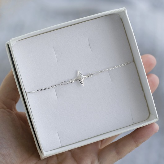 bransoletki srebrne Srebrna bransoletka z różą wiatrów