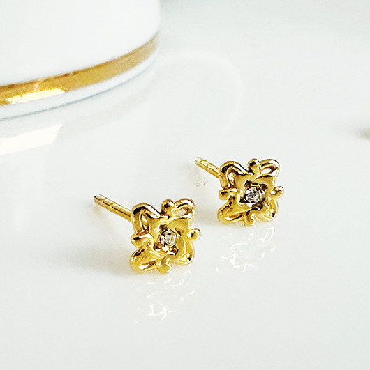 kolczyki pozłacane Mini Złote kolczyki , eleganckie  sztyfty