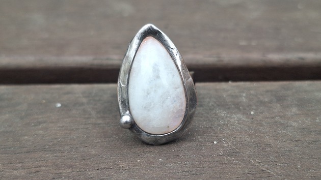 pierścionki - różne Kamień księżycowy - pierścionek regulowany