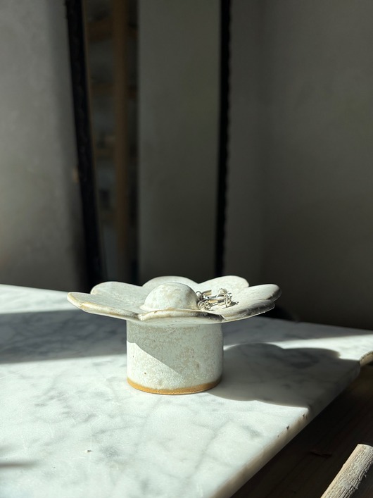 pojemniki na biżuterię Ceramiczna Miseczka Kwiat na Biżuterię Handmade Miseczka w Brązowe Ciapki