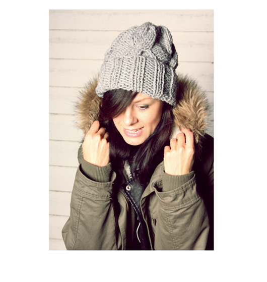 Szara czapka beanie hand made  z wełną Mademoiselle Patrini