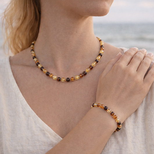 komplet biżuterii Komplet biżuterii z bursztynu - Naszyjnik i bransoletka z bursztynu