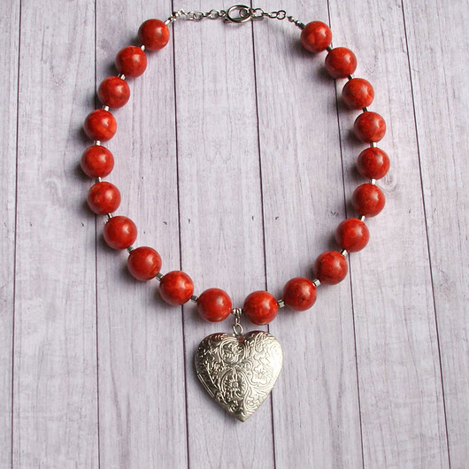 kolie S A L E : unikatowy sekretnik z koralem czerwonym