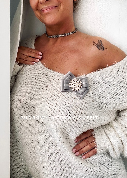 broszki Szara Brosza   z perłami  NEW