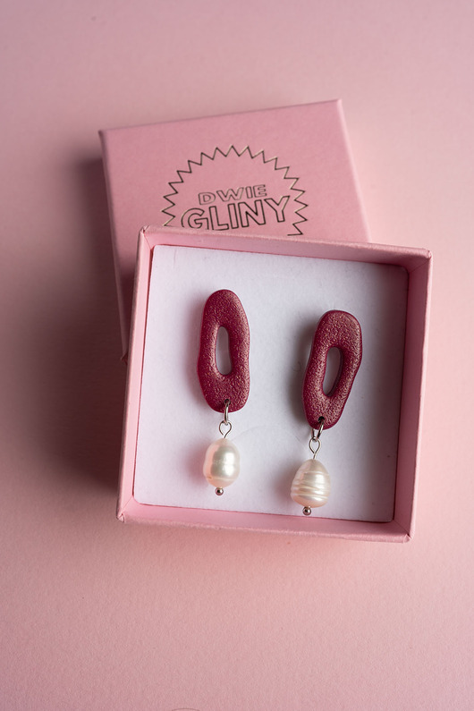 kolczyki z masy plastycznej Wiszące kolczyki z perłą