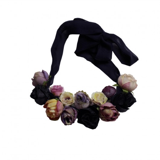 Różana kolia - Roses Collection Olga POKRYWKA