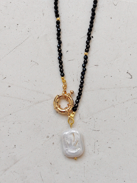 złote naszyjniki Naszyjnik Onyks z perłą