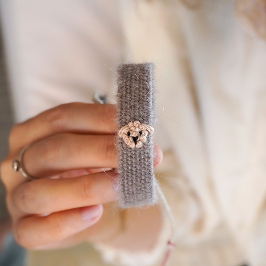 bransoletki na sznurku Bransoletka handmade z haftowowanym pieskiem - maltipoo