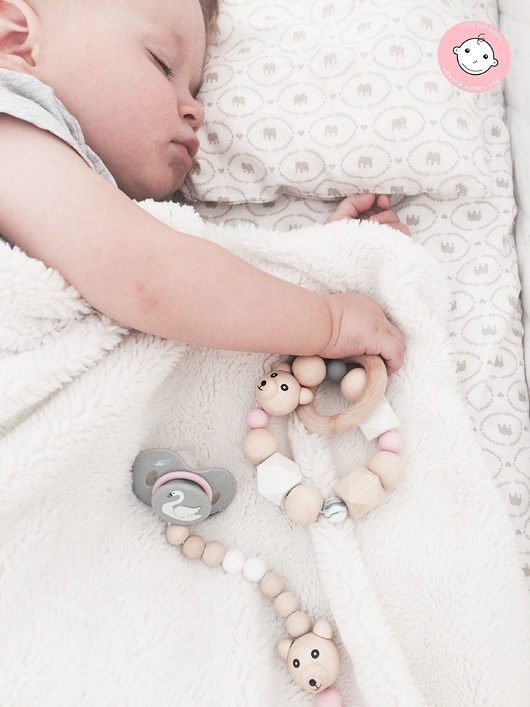 niemowlak - inne SMYCZ DO SMOCZKA Little Bear Baby Girl