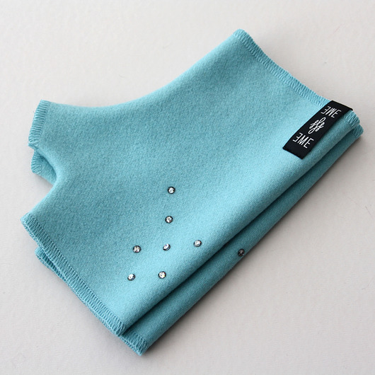 crystal gloves / blue pastel EWE EME