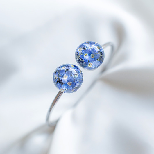 bransoletki z żywicy Bransoletka z niezapominajkami