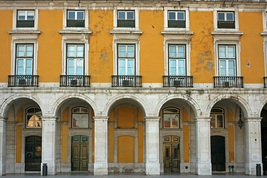I really like yellow color in urban space Chilli Art