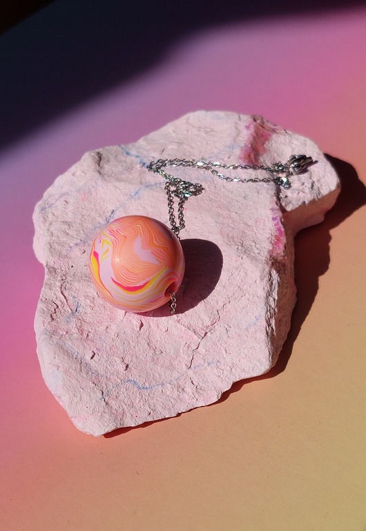 wisiory Krótki naszyjnik z kulką