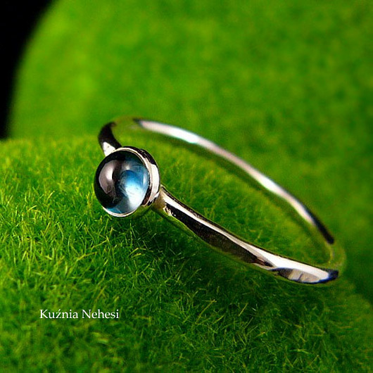 pierścionki srebrne Pierścień Drobinek - Topaz London Blue Srebro