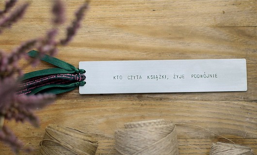 Zakładka - Kto czyta książki, żyje podwójnie Hundred Bookmarks